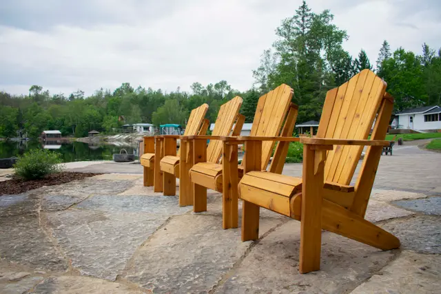 Jumbo Flagstone — Large-format natural flagstone for patios, walkways and paving.