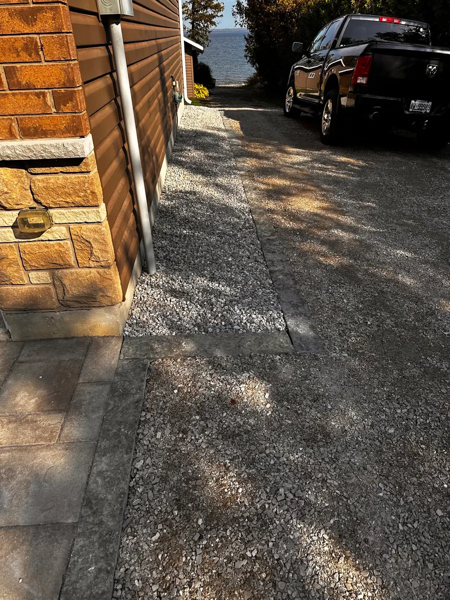 Lakefront Driveway — Edging Border
